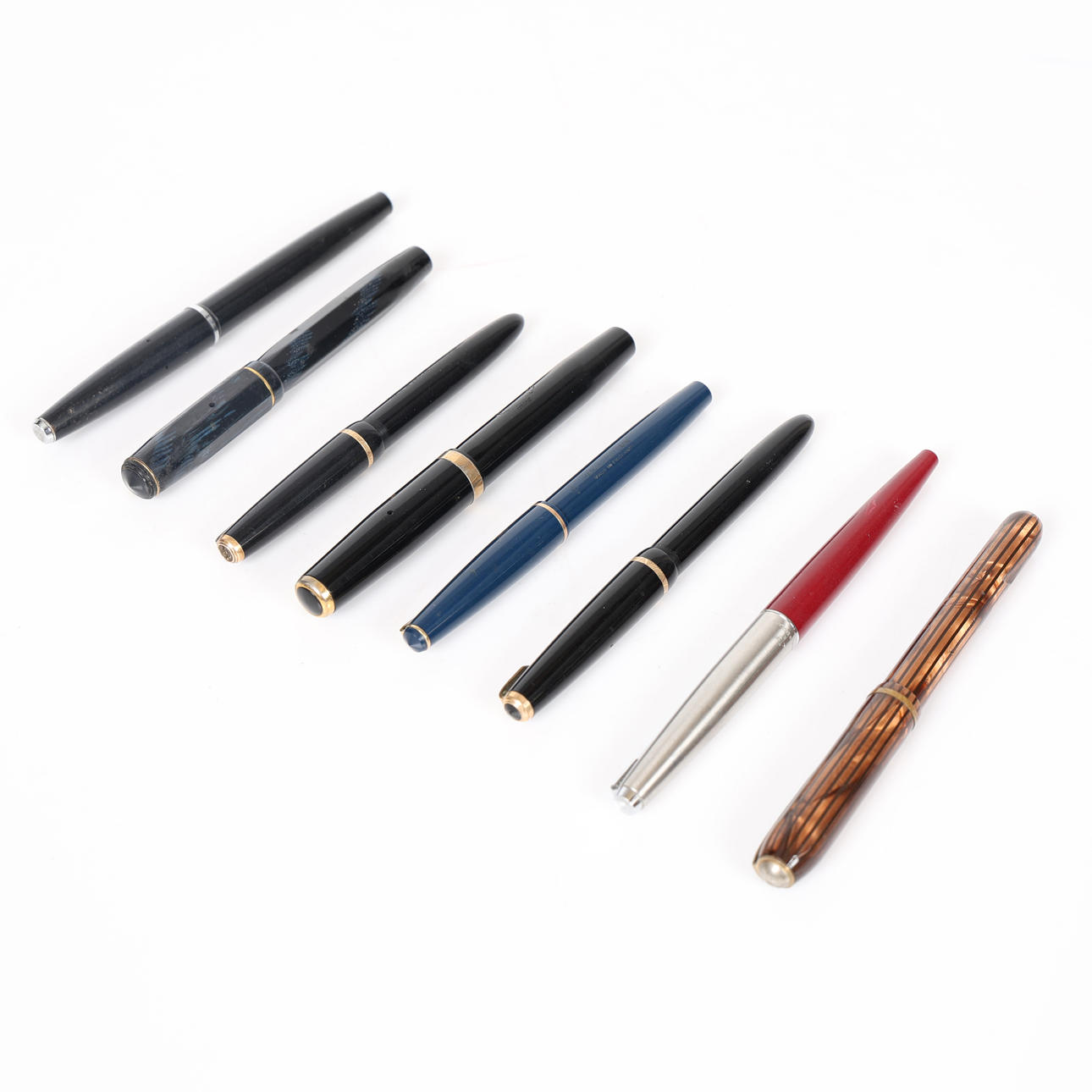 EIGHT VARIOUS FOUNTAIN PENS (8).