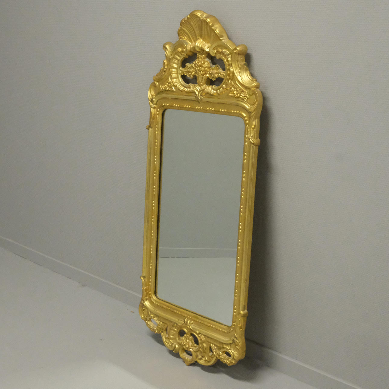 MIRROR, GILT FRAME.
