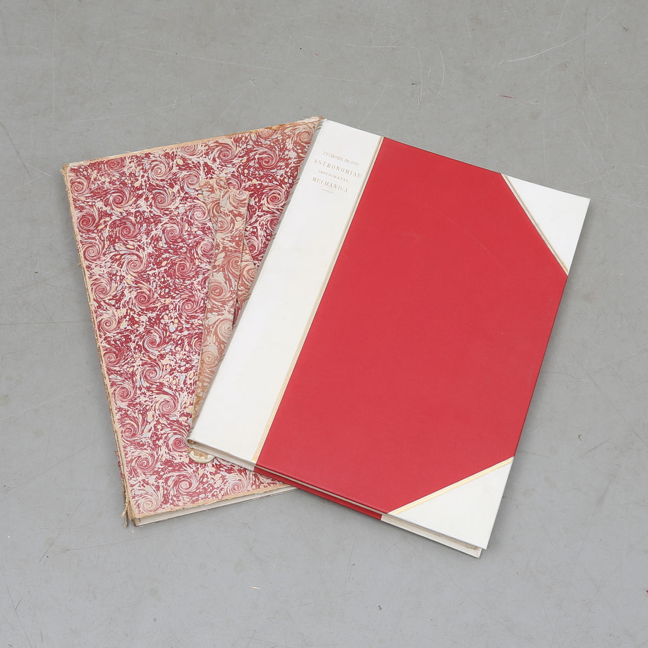 TYCHO BRAHE, 1 volym, "Tychonis Brahe Astronomia instaurate mechanica", P.A. Norstedt & söner, Stockholm, 1901.