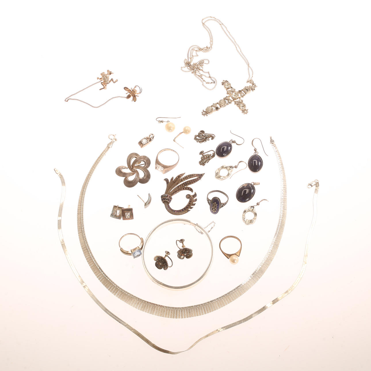 ASSORTED JEWELLERY, silver.