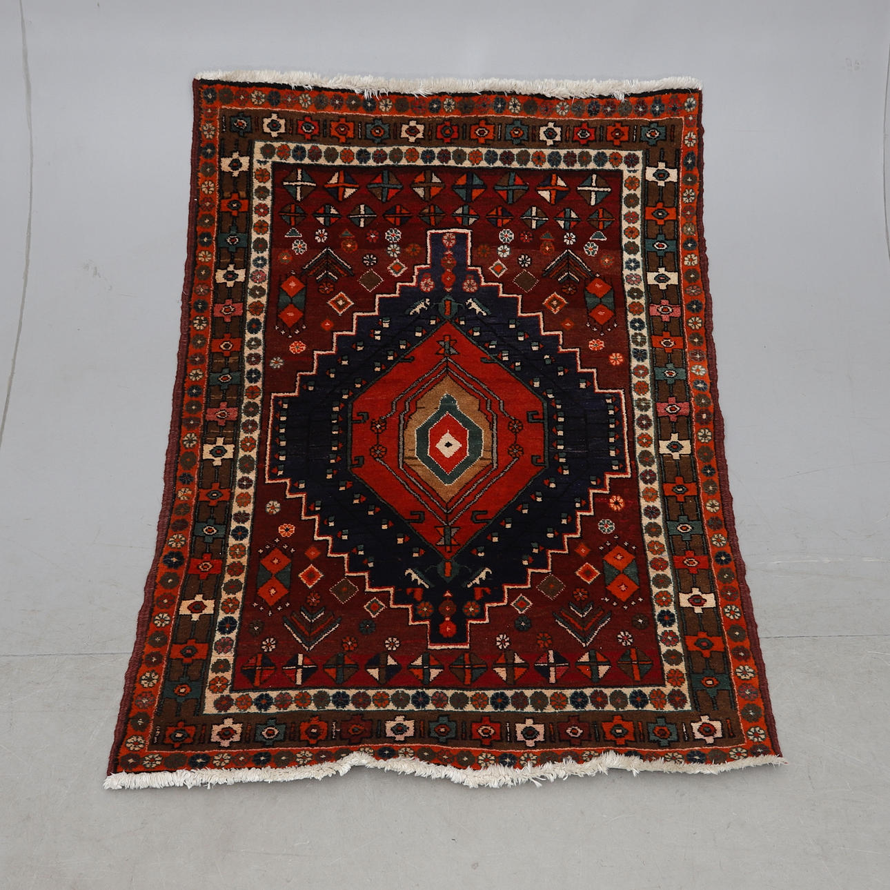 ORIENTAL RUG, Wool, approx. 168x119 cm.