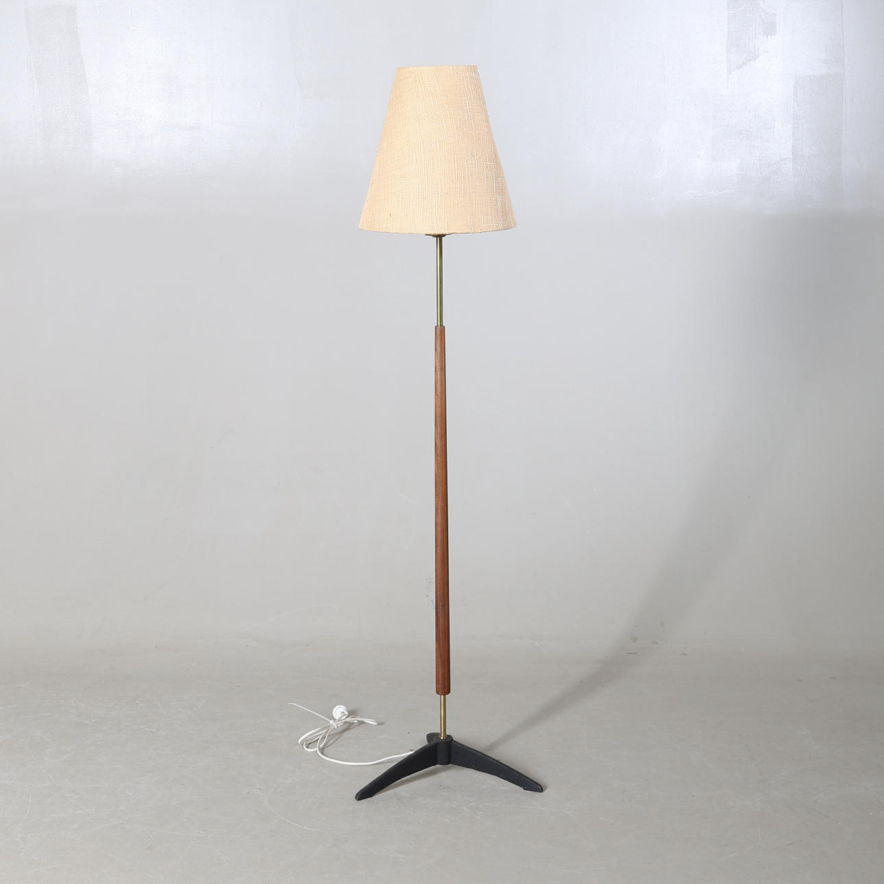 FLOOR LAMP, mod. "G11", EWÅ, mid-20th century.