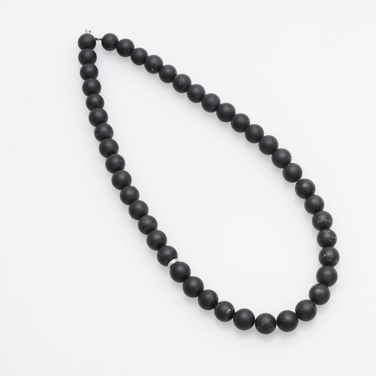 OLE LYNGGAARD. Halsband.