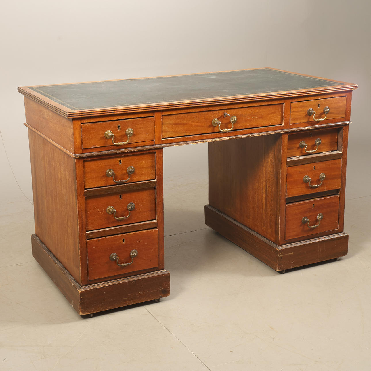 SKRIVBORD, Engelsk-stil, 1900-tal.