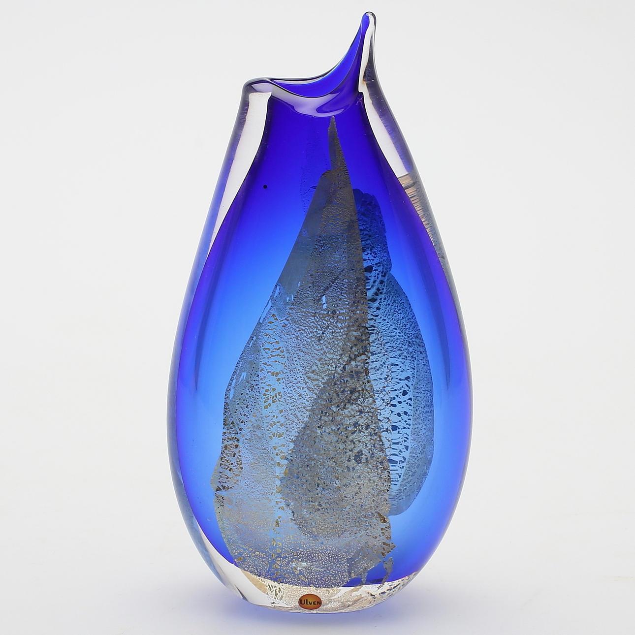 OLLE BROSÉN. KONSTGLAS, Vas, signerad otydligt, etikettmärkt Ulven.