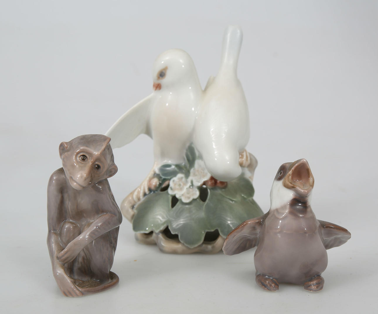 FIGURINER, porslin, 3 stycken, Kunglig Dansk och Bing & Gröndahl.