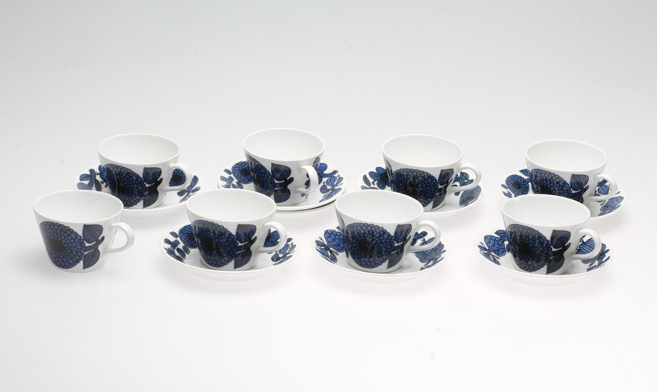 KAFFEKOPPAR med FAT, 8 delar, porslin, "Blå Aster", Stig Lindberg, Gustavsberg.