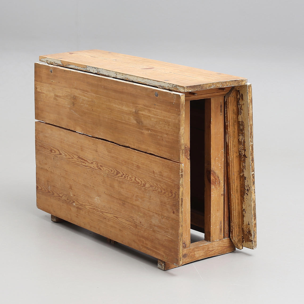 DROP-LEAF TABLE, 19th century.