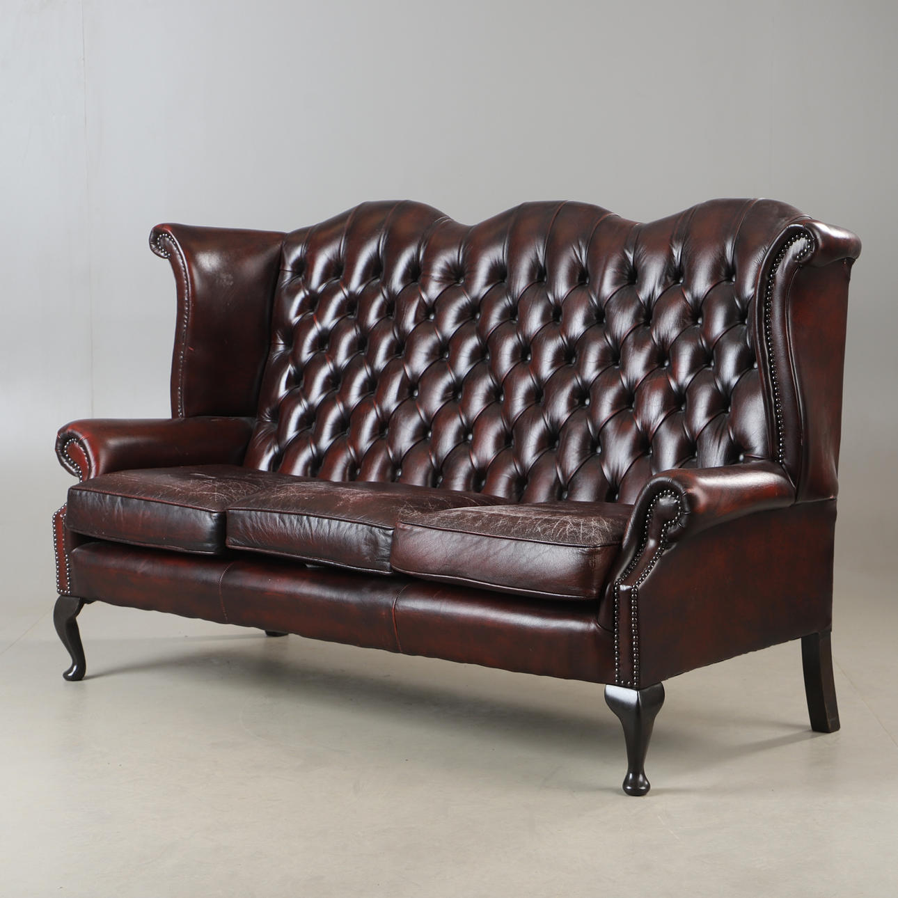 SOFA, leather upholstery, Chesterfield model.