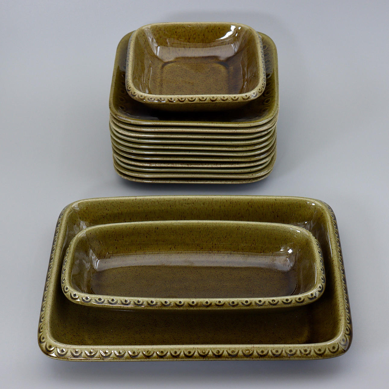 11 PLATES AND 3 DISHES "DECO" HELSINGBORG.