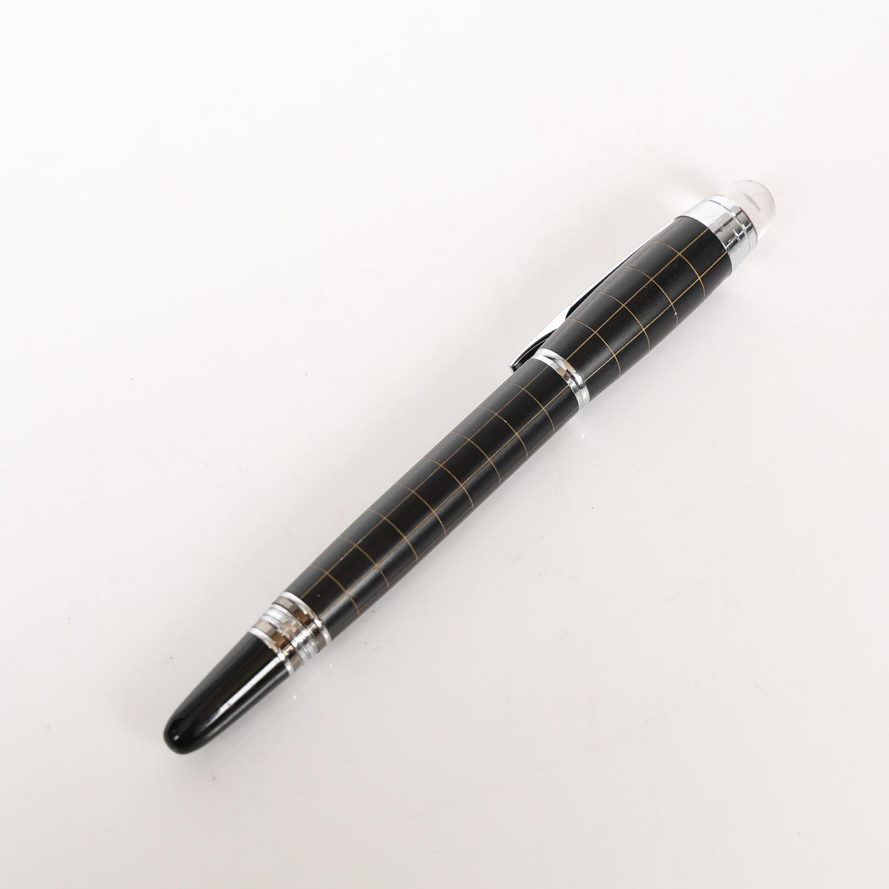 A MONTBLANC STARWALKER LINE ROLLERBALL PEN.