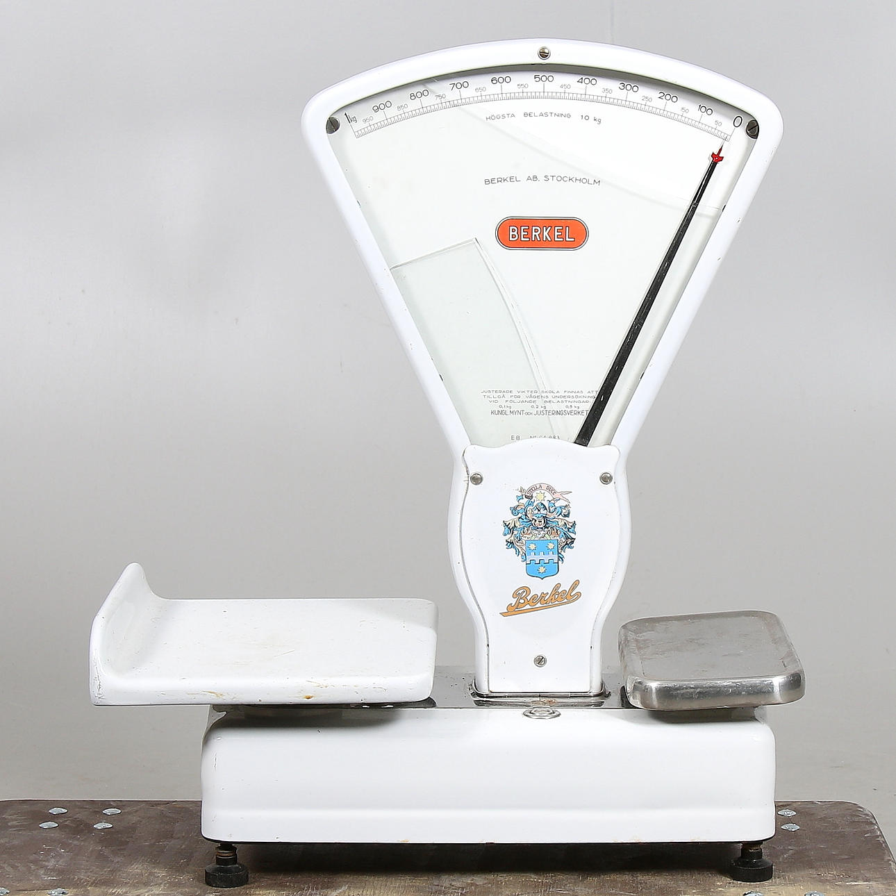 BUTIKSVÅG, emaljerad metall och glas, "Berkel", 1900-talets mitt.