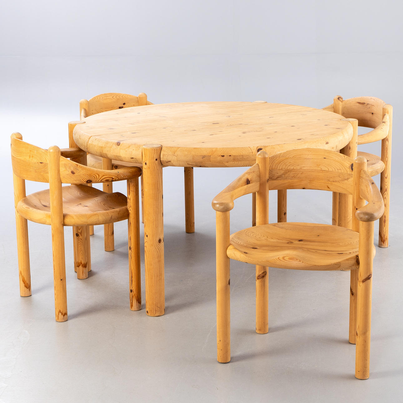 RAINER DAUMILLER. Dining set: 4 chairs and dining table (5).