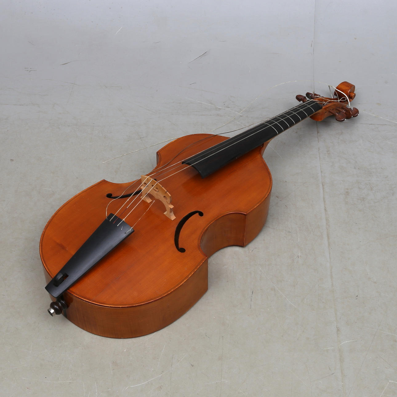 VIOLA DA GAMBA, 1900-tal.