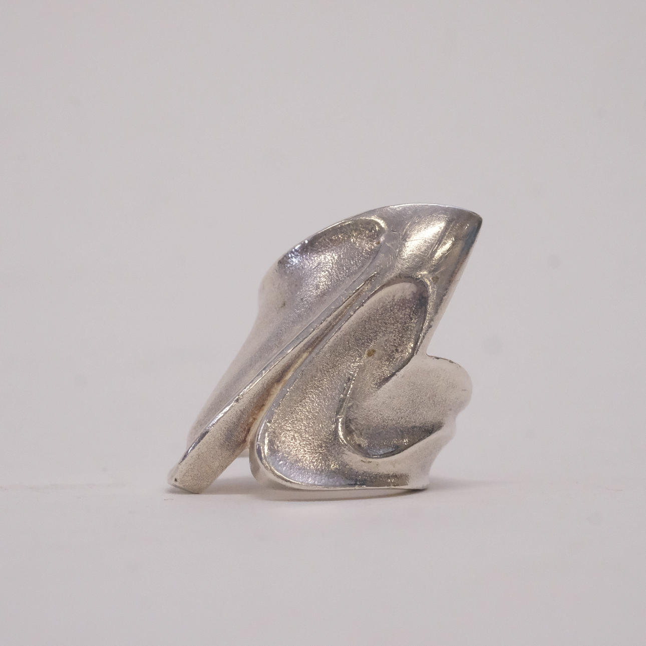 ZOLTAN POPOVIC. RING, "AMBIENT", SILVER, LAPPONIA.