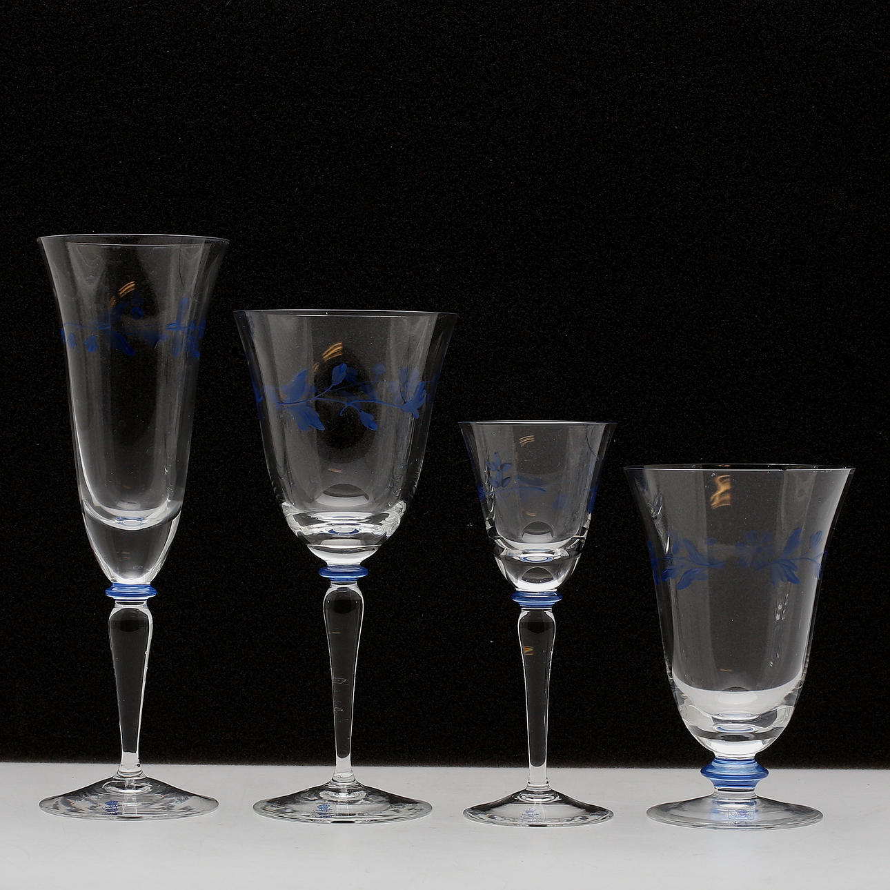 GLASSERVIS, 45 delar, "Blå Herrgård", Jackie Lynd, Christineholm, 1900-talets andra hälft.