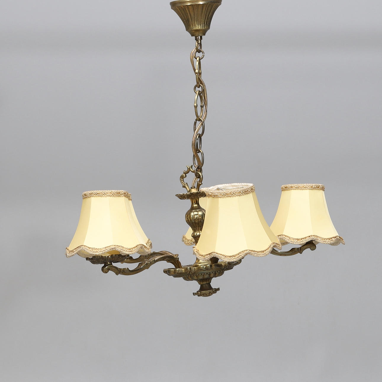 TAKLAMPA, mässing, 1900-tal.