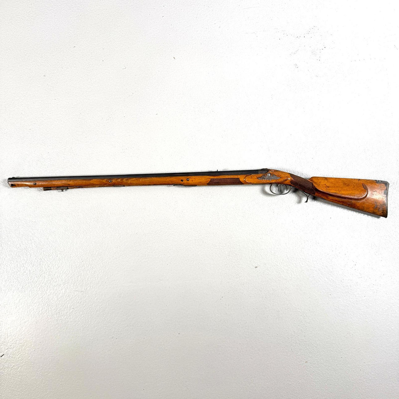 PERCUSSION RIFLE, 19th century, sporting rifle, set trigger, octagonal barrel, steel-cut decorative engraving.