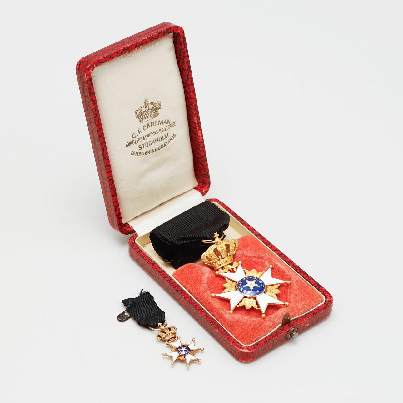 ORDER BADGE, Order of the Polar Star, 18k gold, enamel, and MINIATURE ...