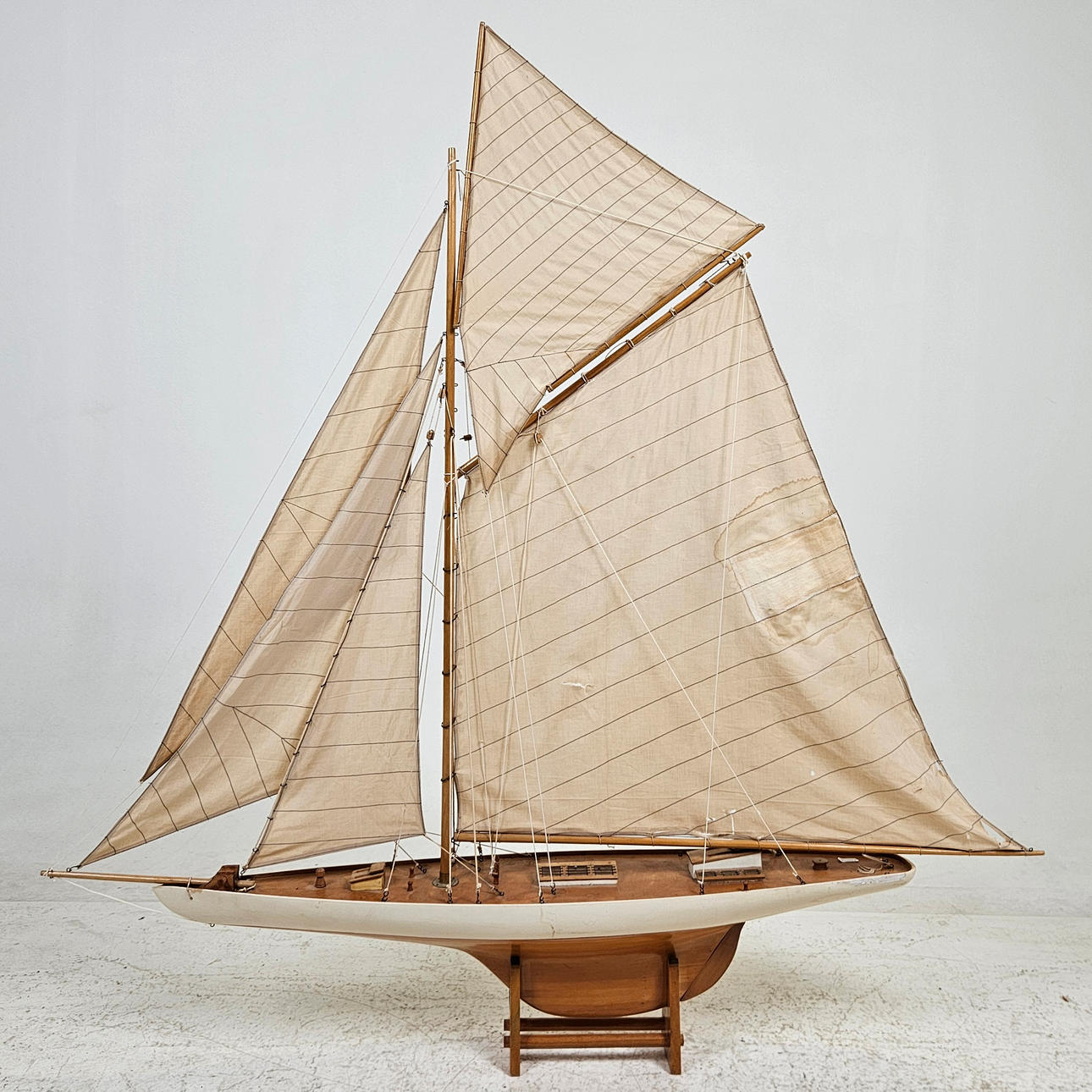 BÅTMODELL, trä, segelbåt, 1900-tal.