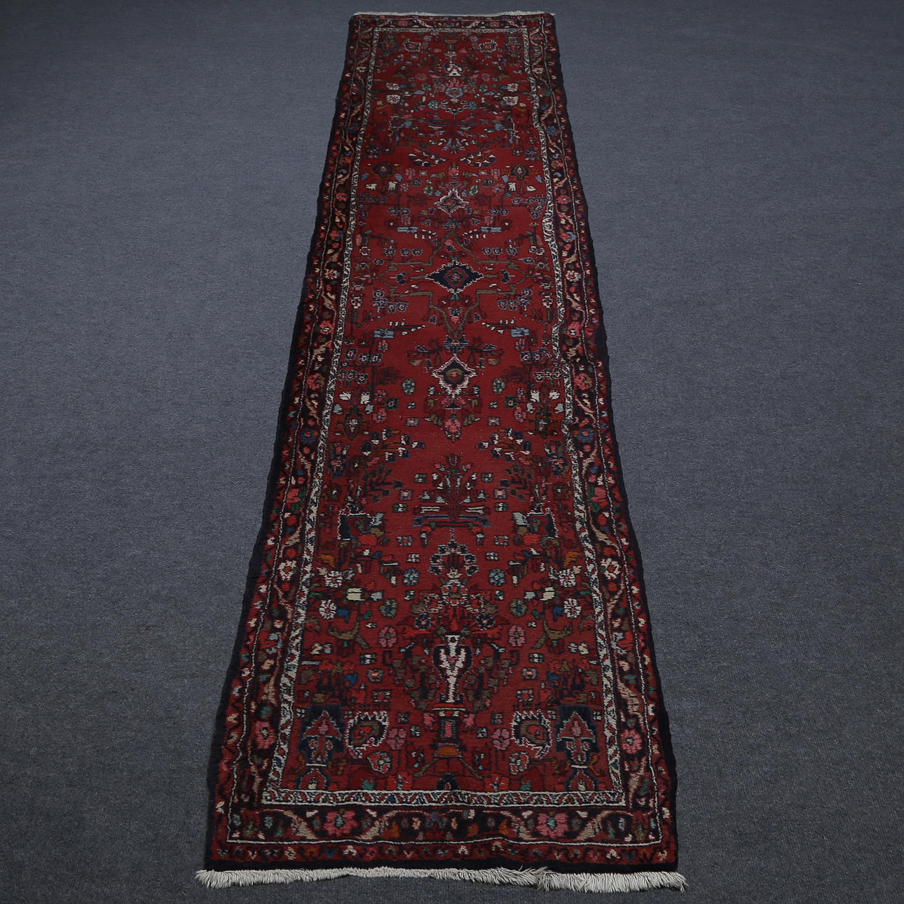 GENUINE GALLERY CARPET (358x71).