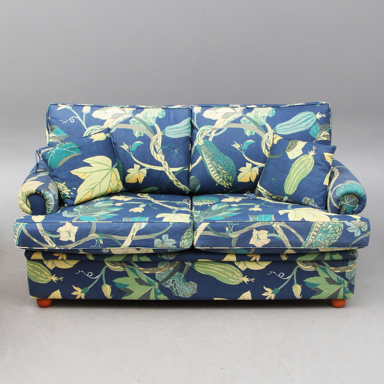 SOFFA, mönstrad textil.