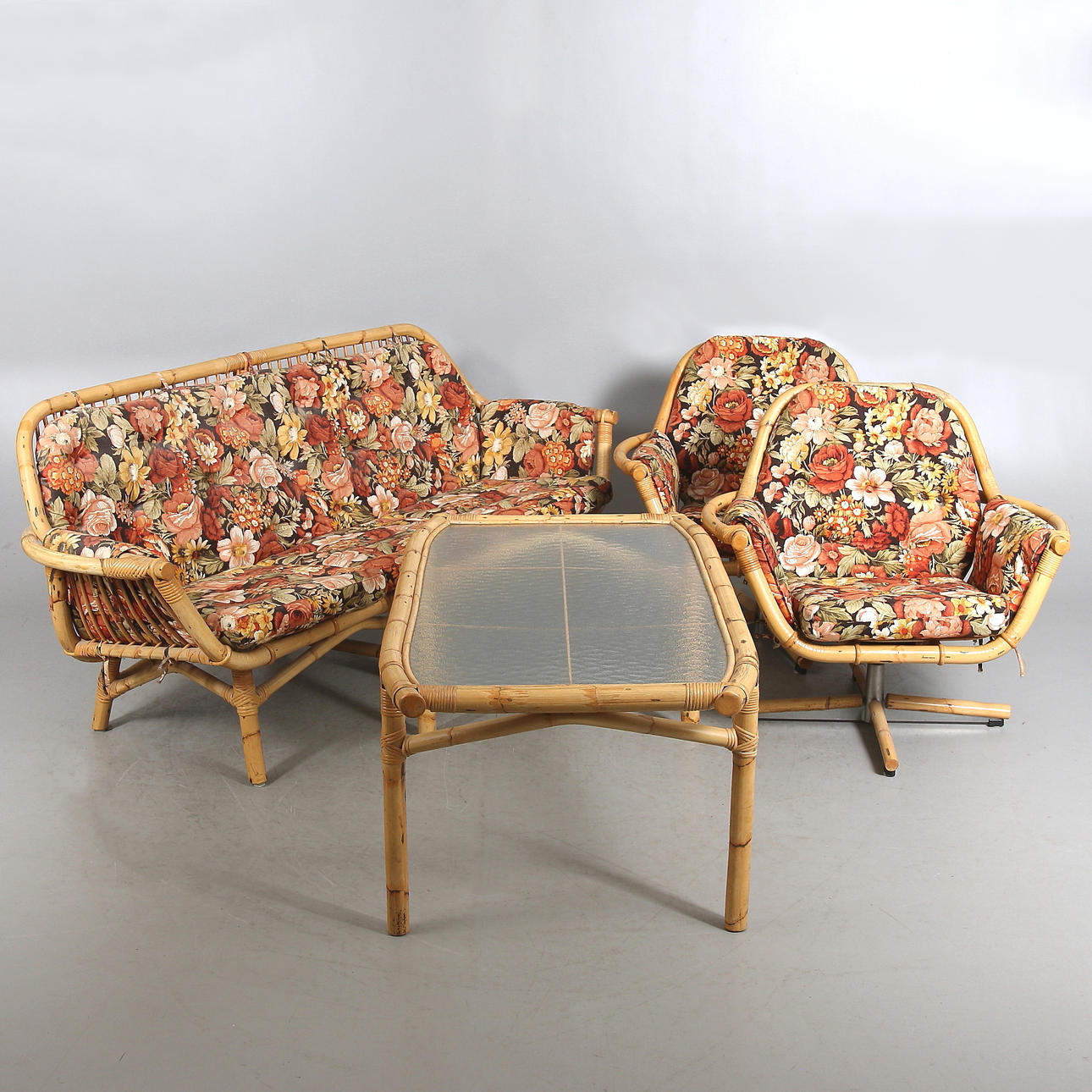 ROTTINGMÖBEL 4 delar, 1970 tal.