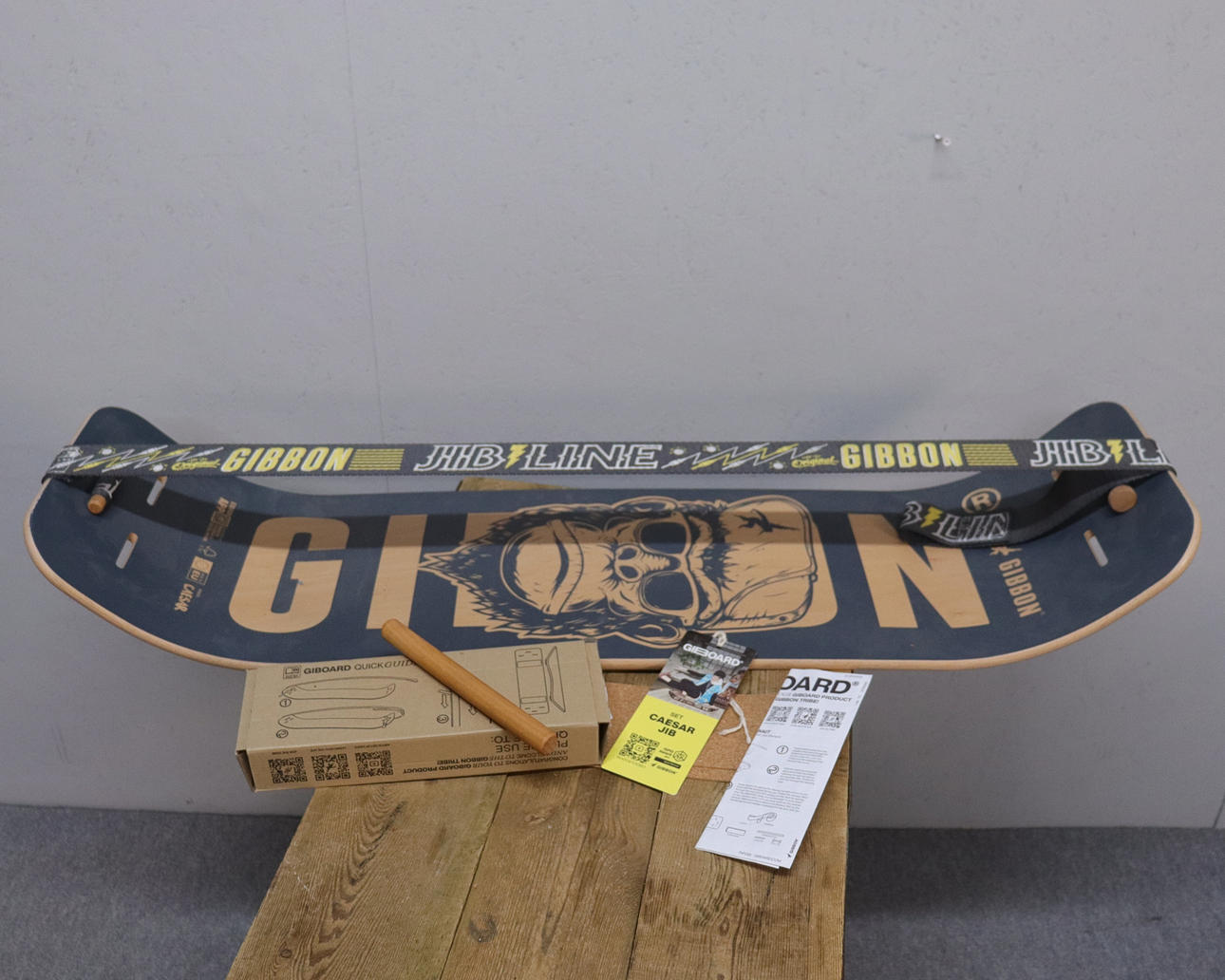 BALANCE BOARD, Gibbon, GiBoard - Caesar Jib, exercise equipment.