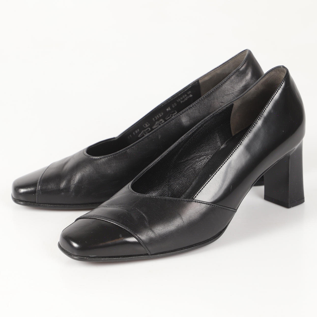 PUMPS, black leather, Gabor.