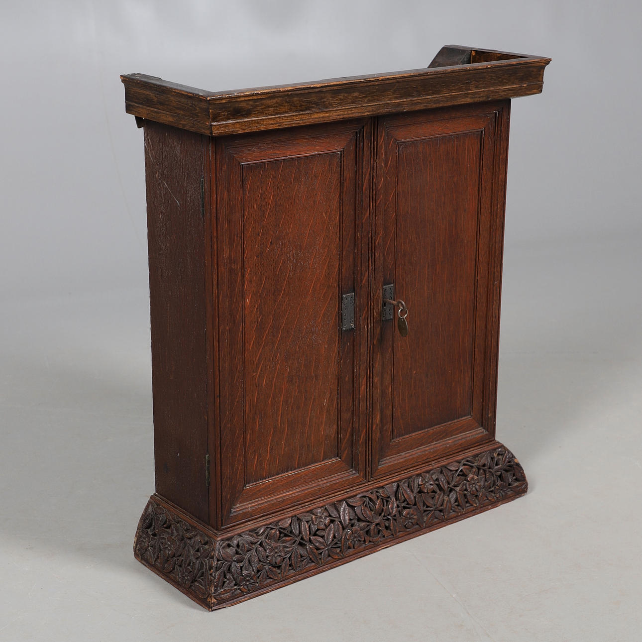 SMALL ARTS & CRAFTS OAK CUPBOARD & PAINTED PANELS.