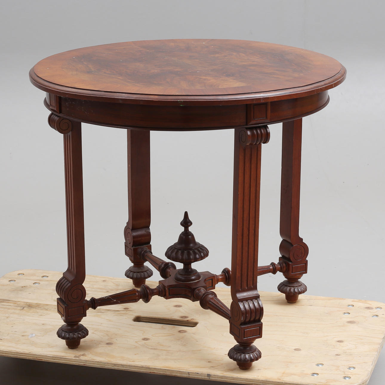 TABLE, walnut/mahogany, 20th century.
