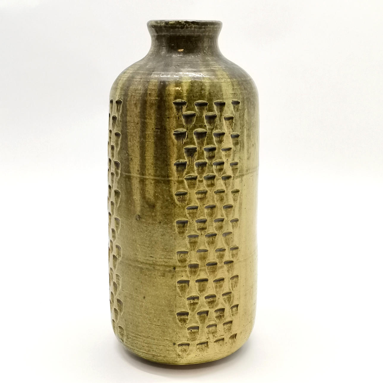 1971 STUDIO POTTERY GREEN VASE BY LR / RL.