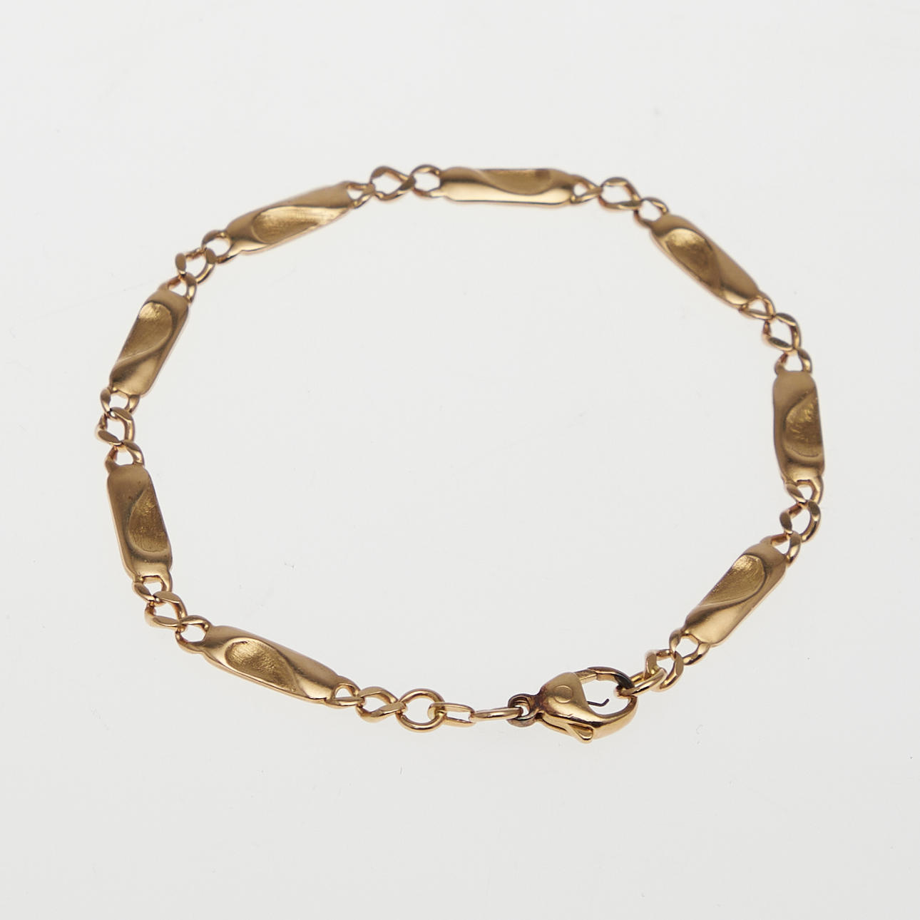 Bracelet, 14k yellow gold.