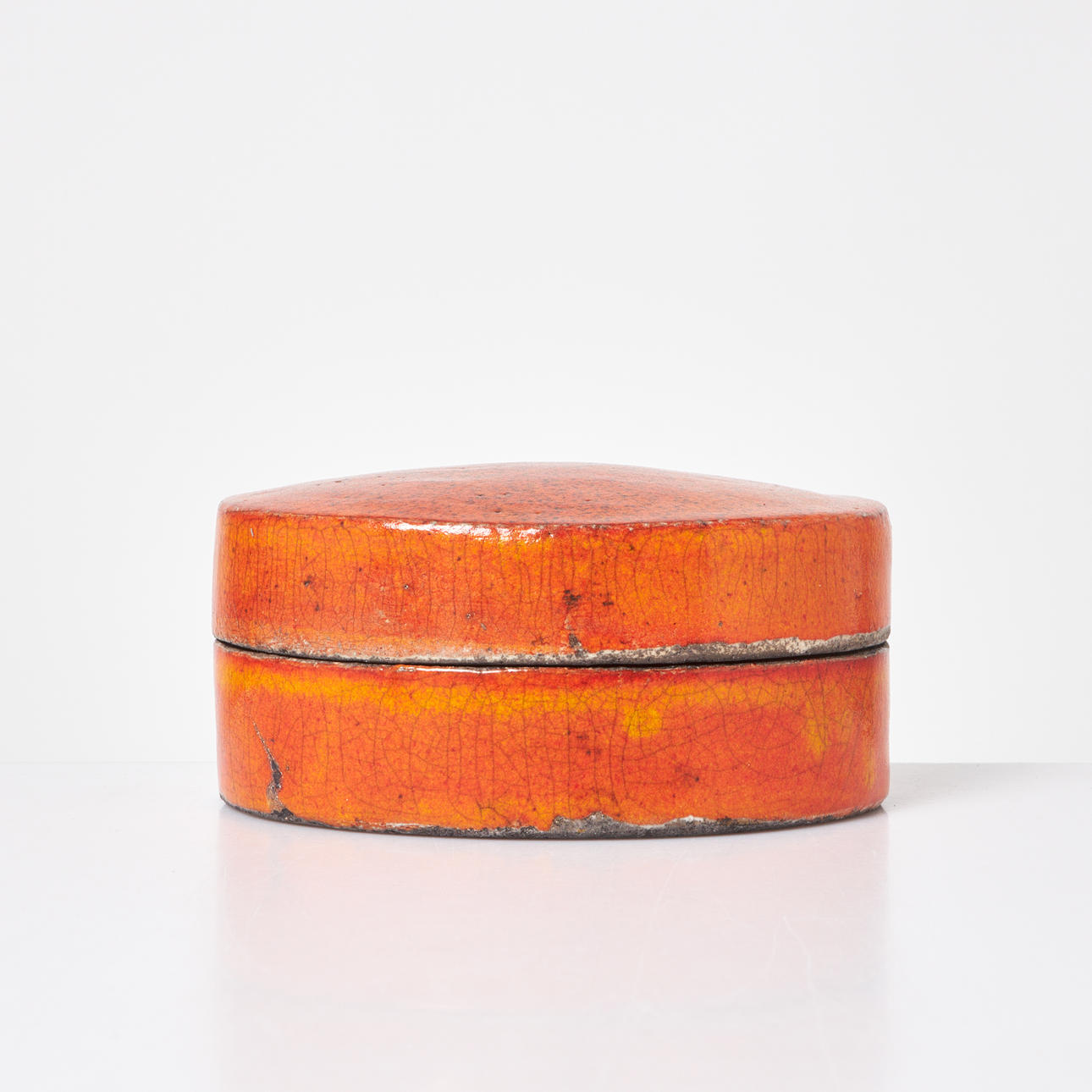 ULF JOHANSSON. Lidded box, ceramic, Raku, signed.