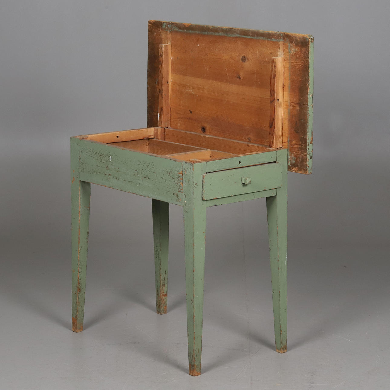 BORD, bemålat trä, 1800-tal.
