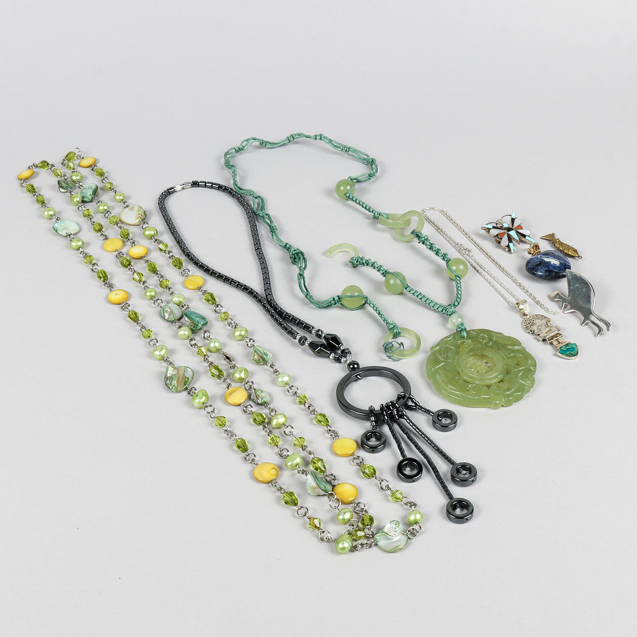 SMYCKEN, Collier med mera.