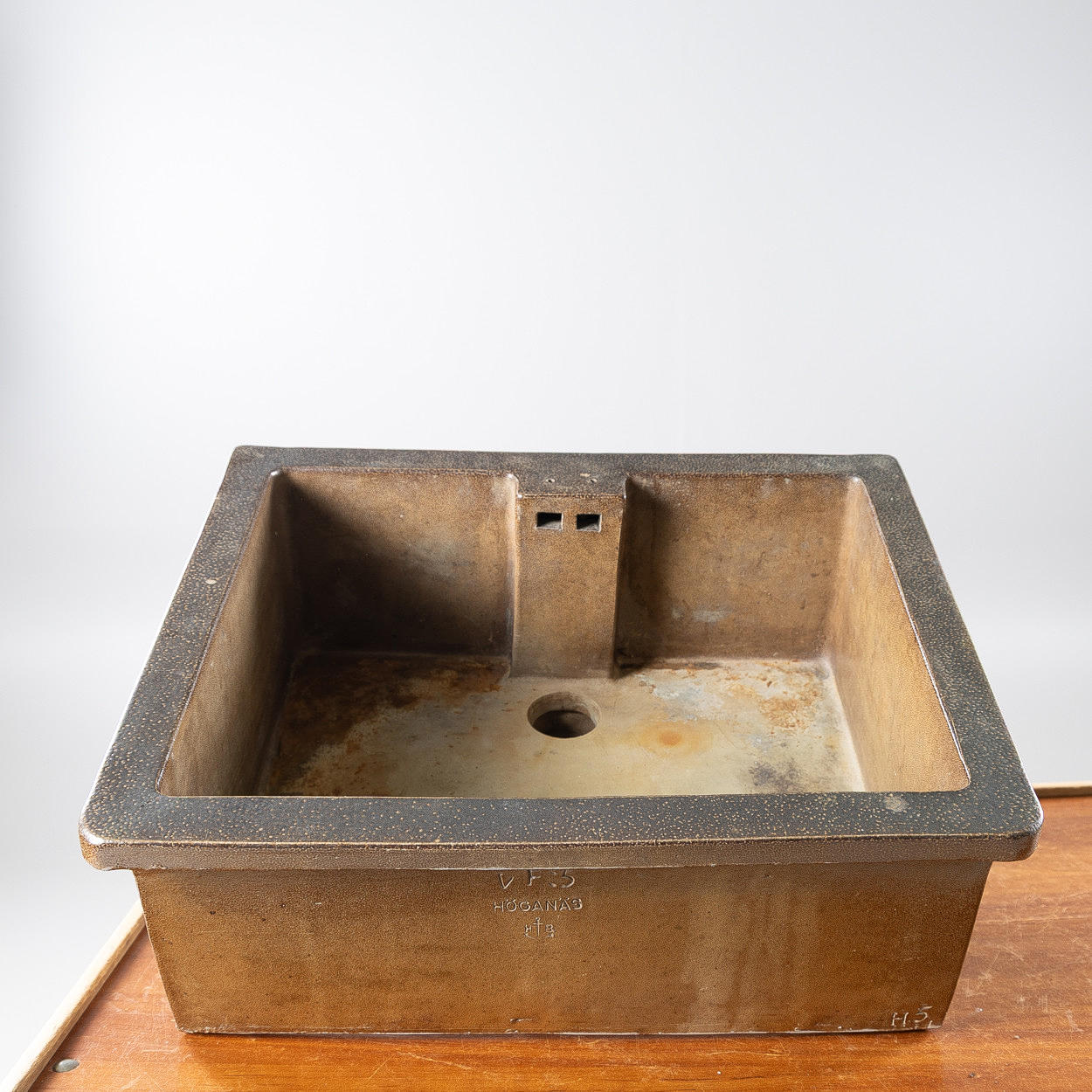 SINK, salt-glazed stoneware, model VP5, Höganäs.