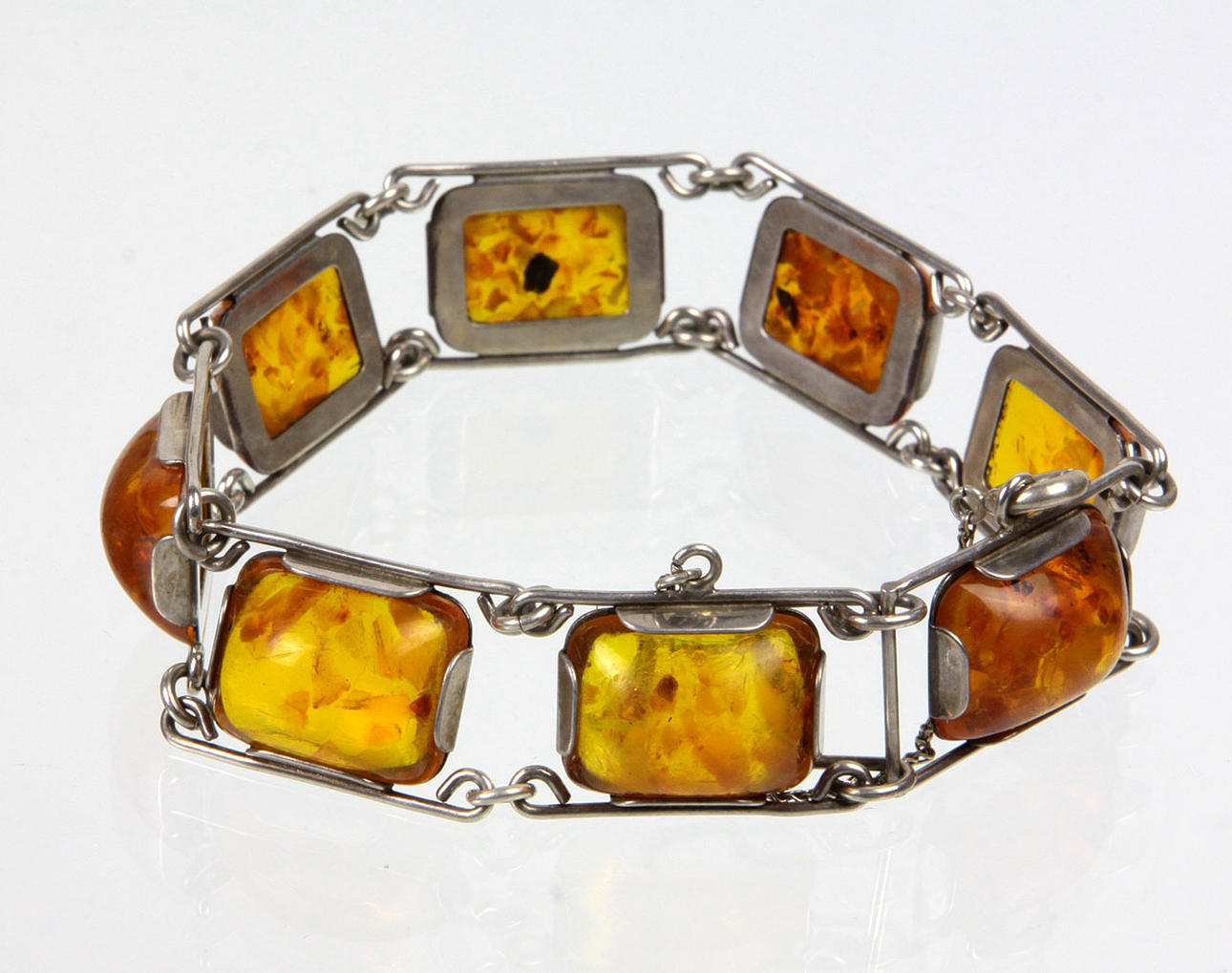 AMBER ARMBAND, 835 silver.