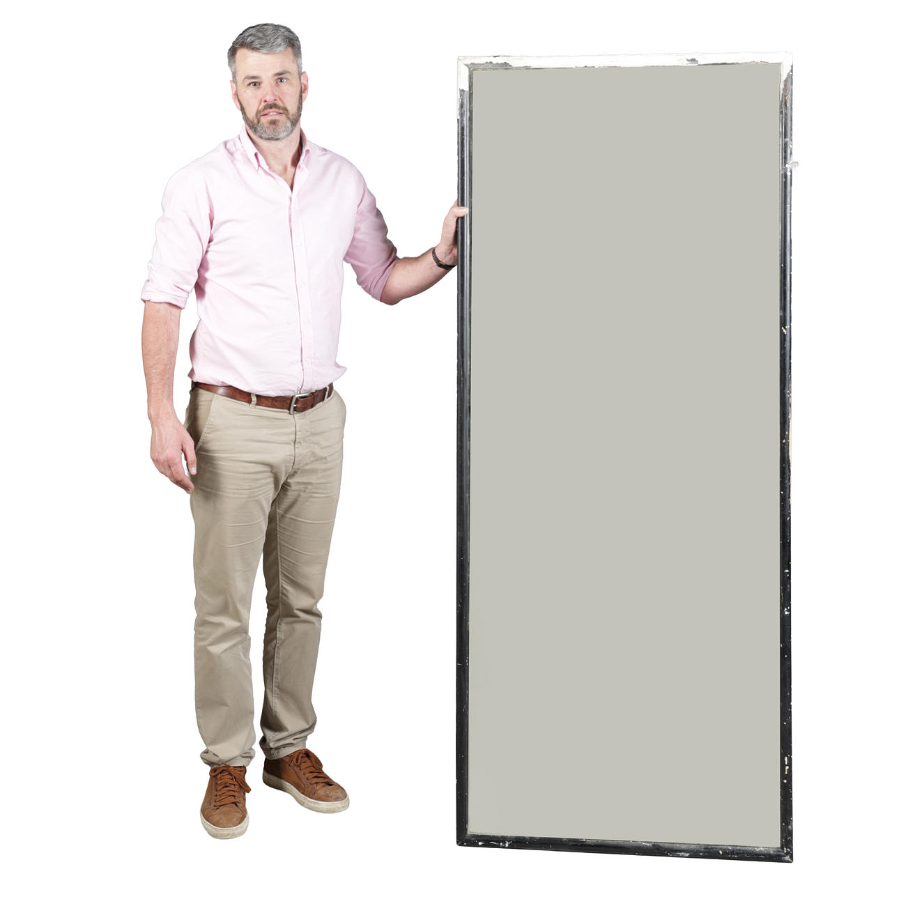 UN ESPEJO DE SASTRE ALTO.