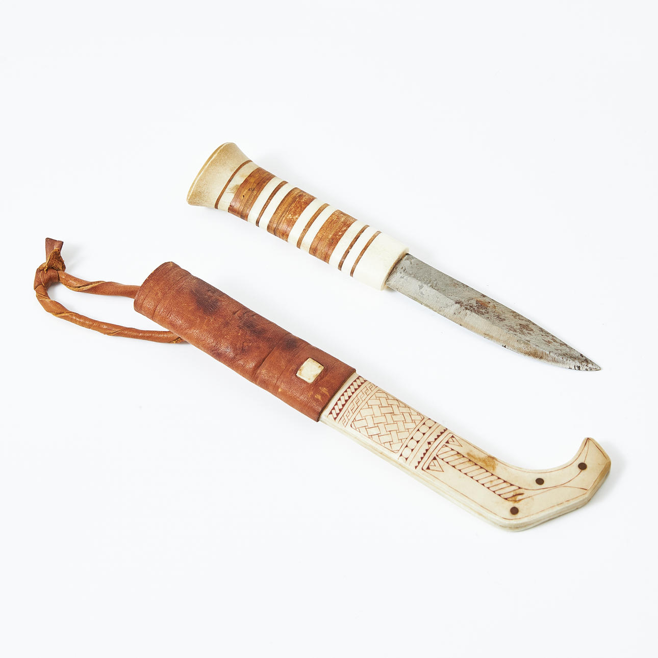 KNIFE, Sami work, horn, with engraved decoration, monogram signed.