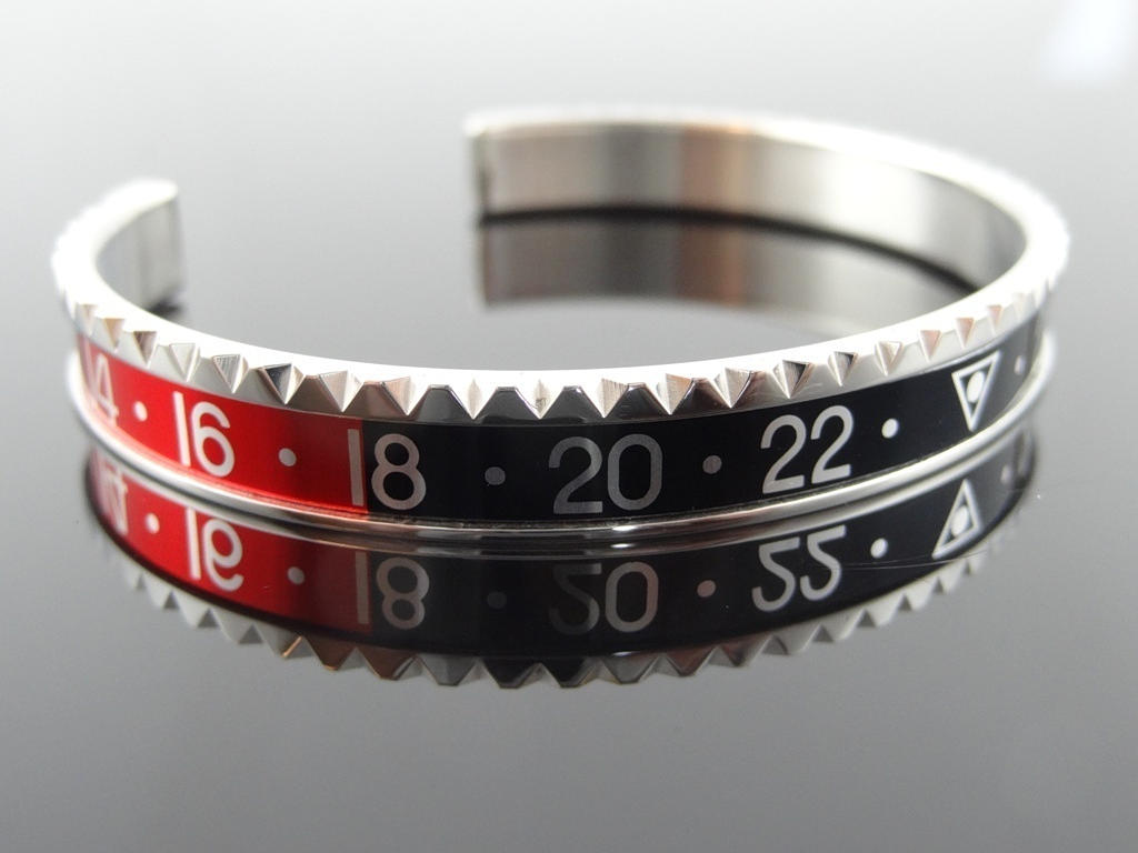 "SPEEDOMETER" ARMBAND.