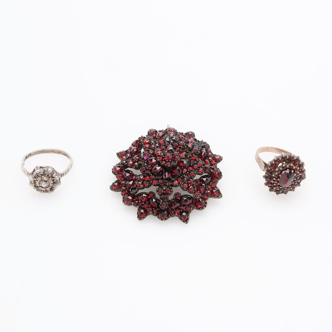 GARNET RING AND PENDANT AS WELL AS SILVER RING.