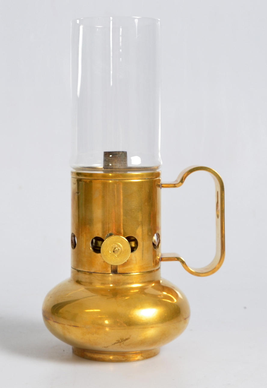 BORDSFOTOGENLAMPA, mässing, Landskrona 1981.