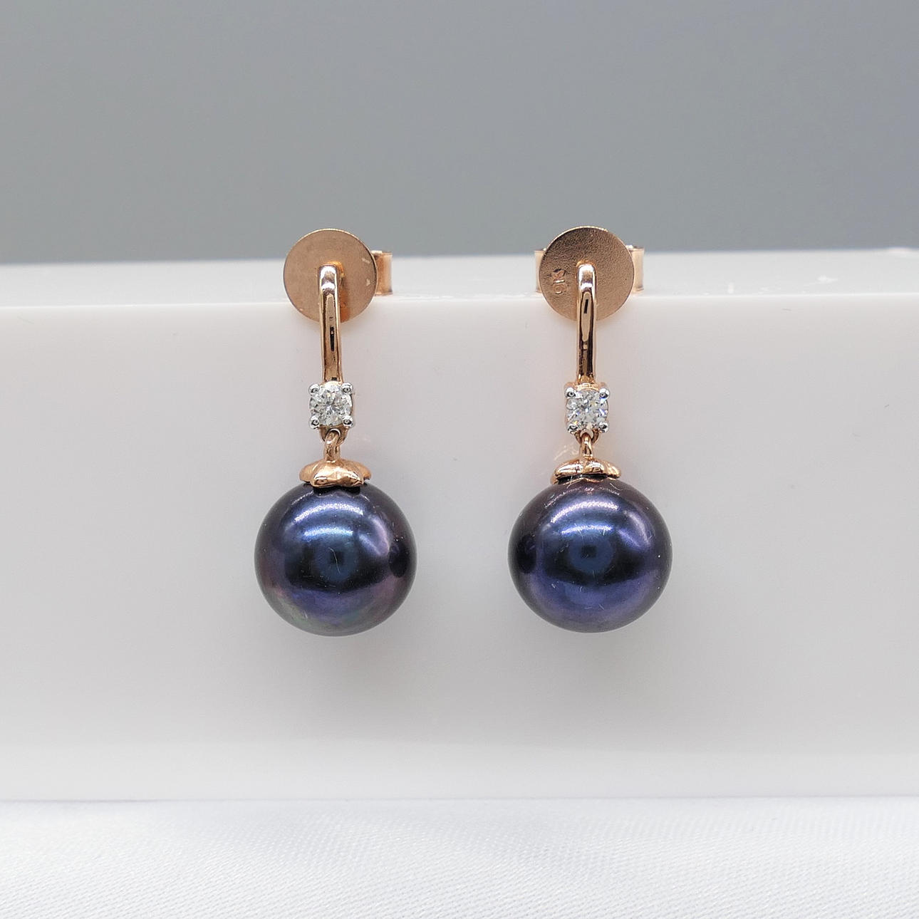 IRIDESCENT PEARL & DIAMOND earrings.