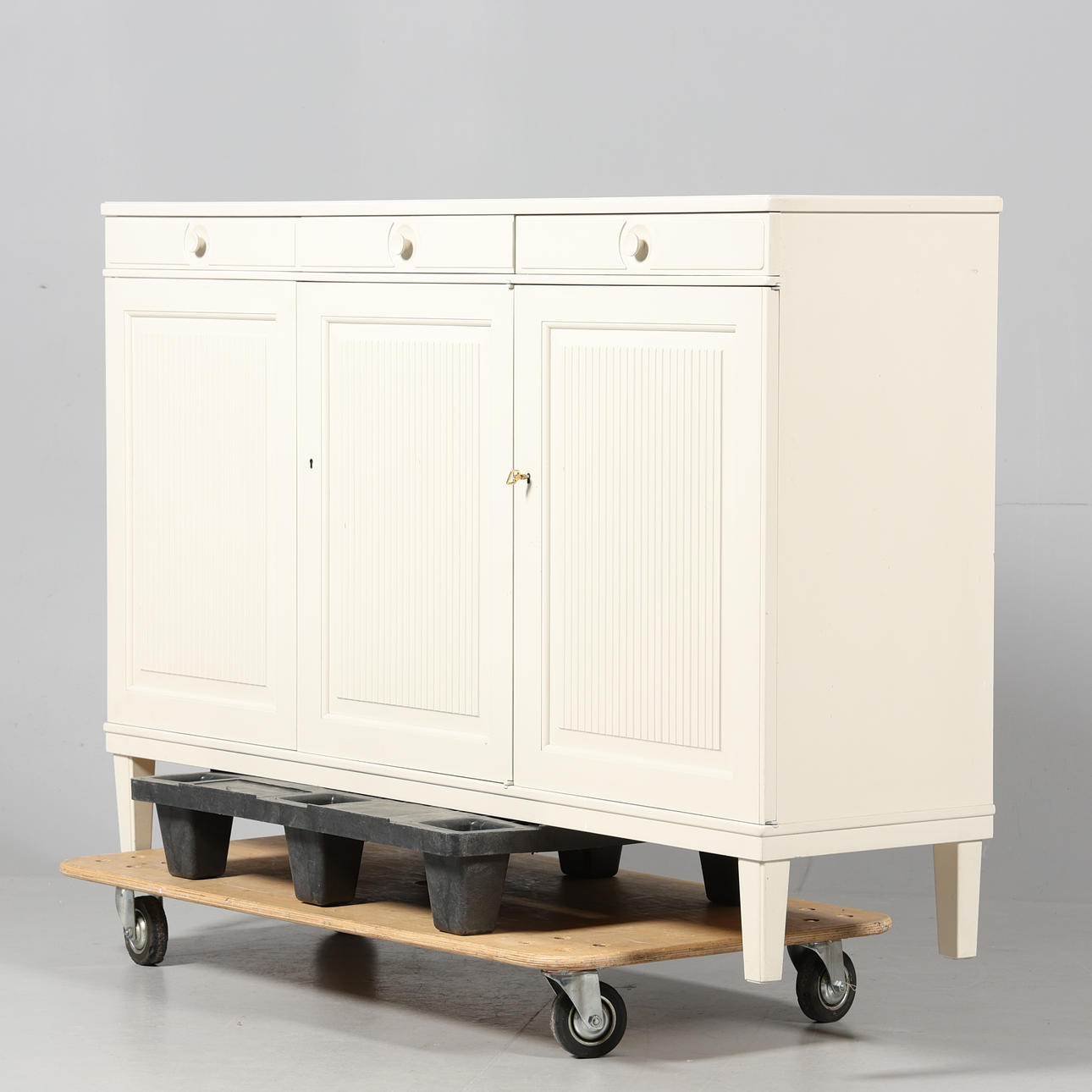 CARL MALMSTEN. SIDEBOARD, "Herrgården", Bodafors.