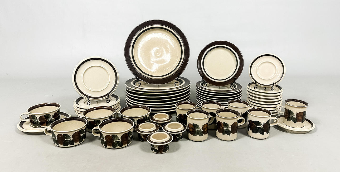 ULLA PROCOPÉ. DINNERWARE PARTS, 53 pieces, "Ruija", ceramic, Arabia.