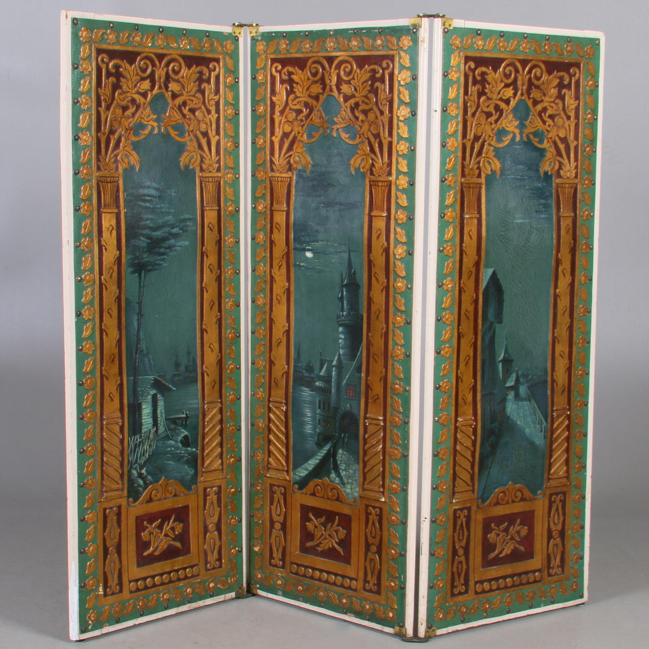 VIKSKÄRM, empirestil, bemålad, omkring sekelskiftet 1900.