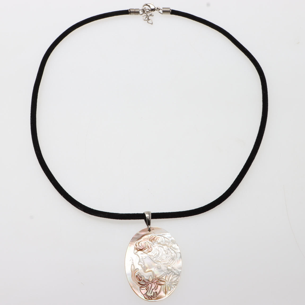HÄNGE, pärlemokamé, silver.