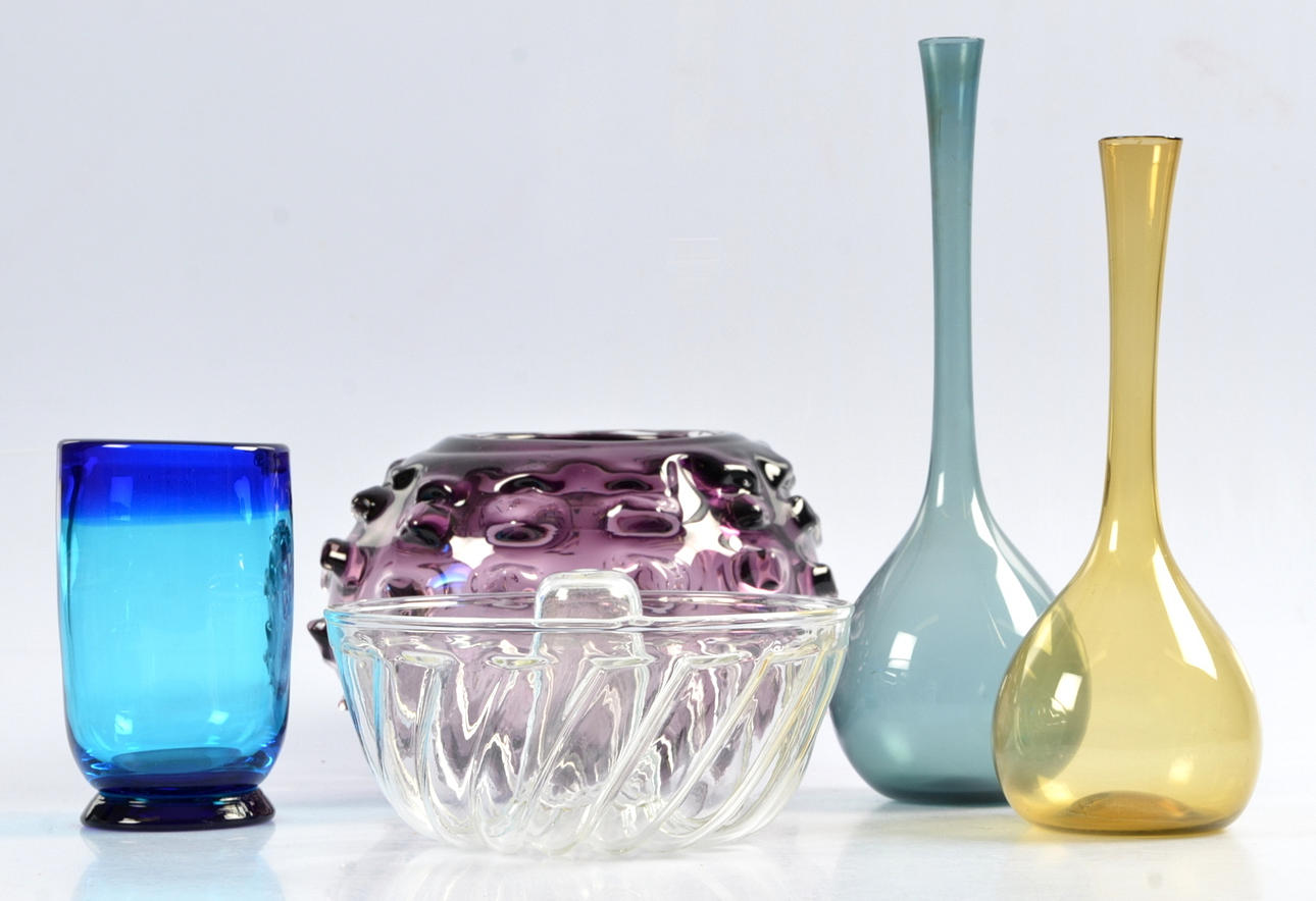 GLASFÖREMÅL, 5 delar, 1900-tal.