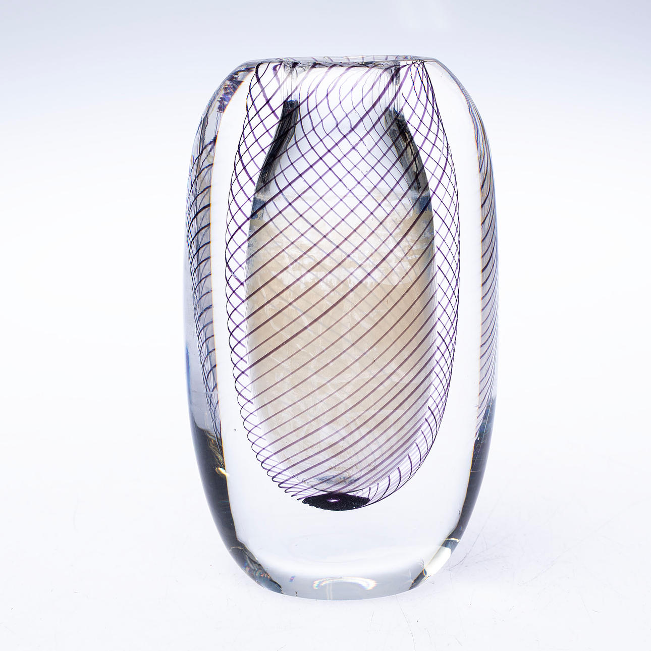 VICKE LINDSTRAND. Vase, Kosta, signed.